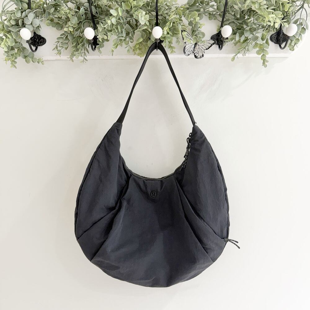 Lululemon Black Nylon Shoulder Hobo Style Bag sb